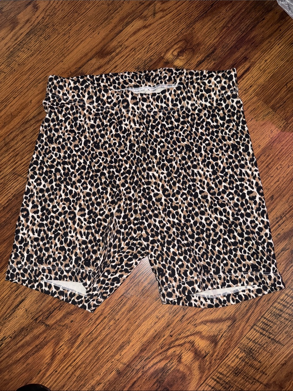 Old Navy Leopard Print Bike Shorts in Tan and Black 18.2.B1